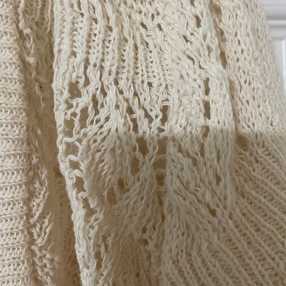 Sweater/ shrug - Picture 8 of 9